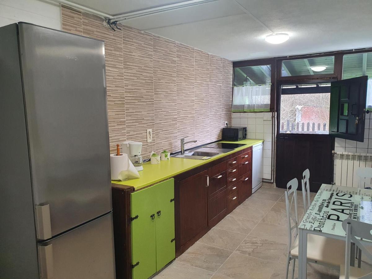 Vivienda Vacacional Con Jardin Y Barbacoa Onís Exterior foto